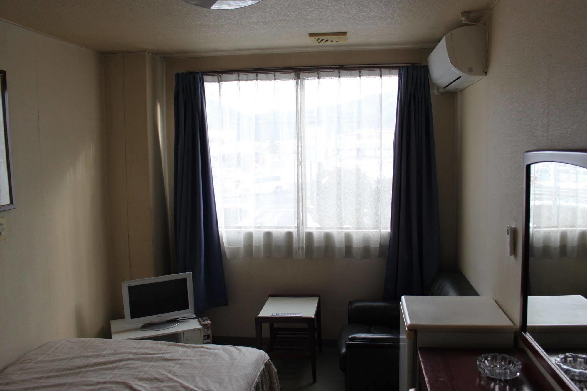 פוג'יושידה Business Hotel Fujimi מראה חיצוני תמונה