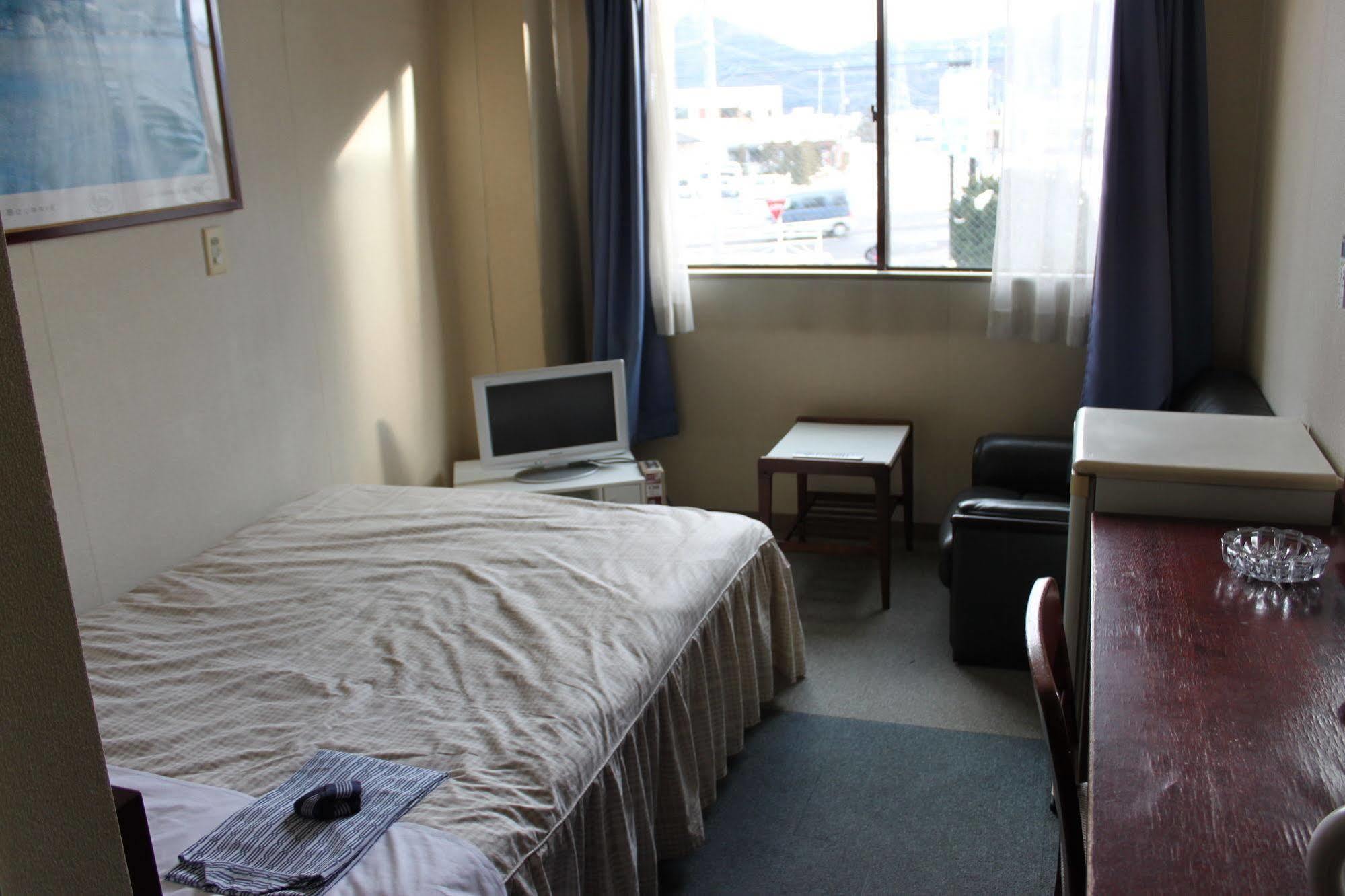 פוג'יושידה Business Hotel Fujimi מראה חיצוני תמונה